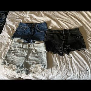 American Eagle Outfitters 3 Pairs of short (3/$15)